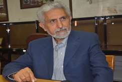 گفت‌وگو با دکتر هاشم اطمینان